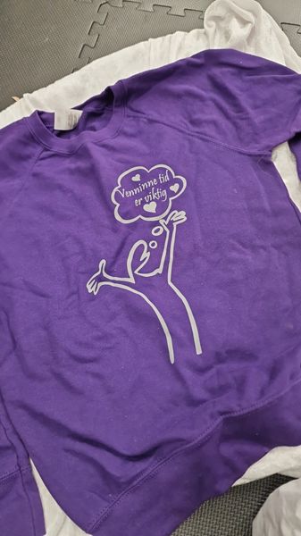 Venninne tid lilla genser ( S )